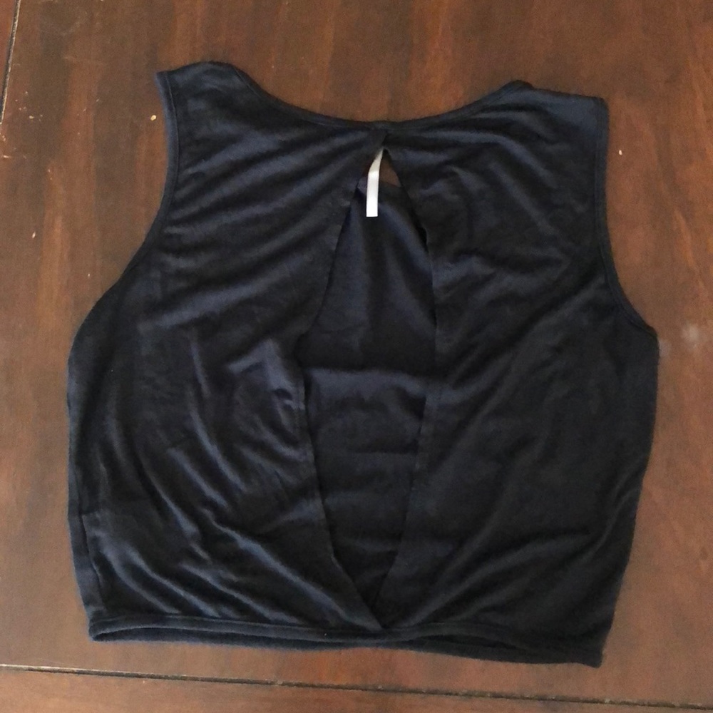 Crop top - Picture 2 of 4